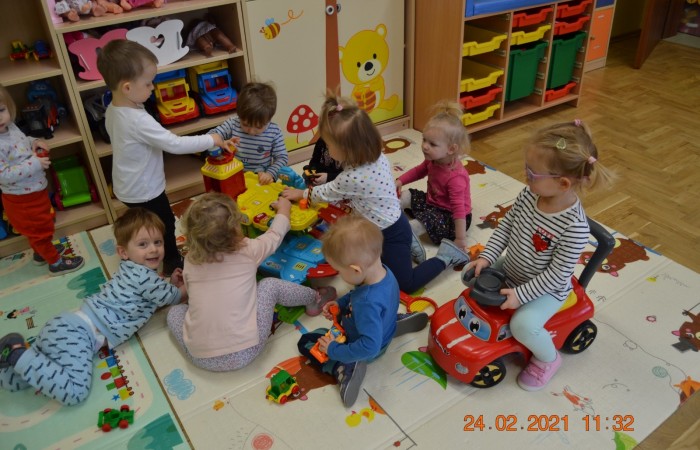 Zabawy grupowe u Żabek