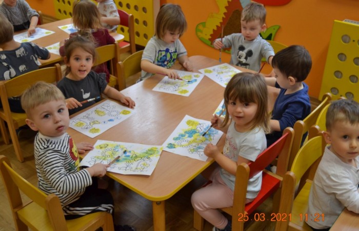 Wiosenne prace małych artystów z grupy Misie
