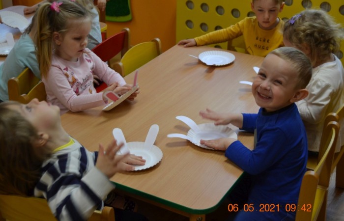 Na wiosennej łące tańczyły zające…