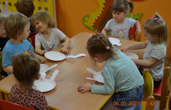 Na wiosennej łące tańczyły zające…