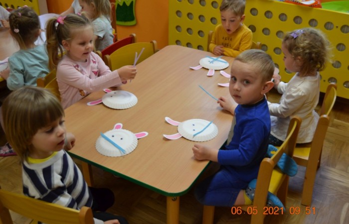 Na wiosennej łące tańczyły zające…