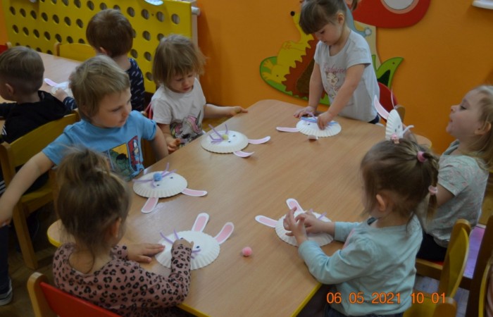 Na wiosennej łące tańczyły zające…