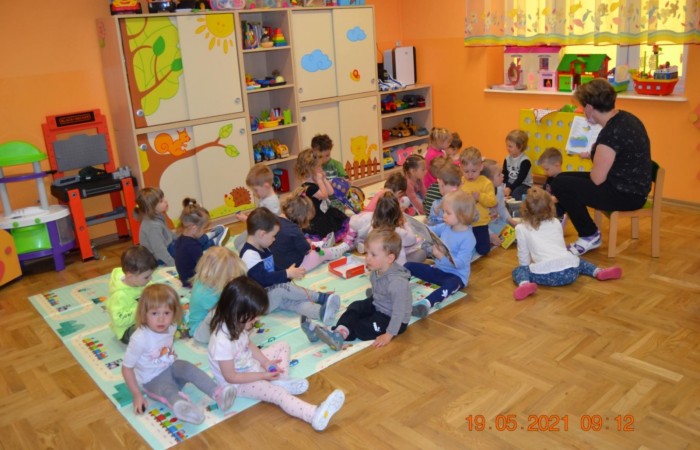 Na wiosennej łące tańczyły zające…