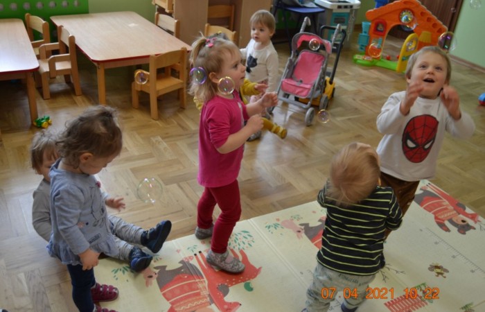 Zabawy Misiów, Żabek i Krasnali w łączonych grupach