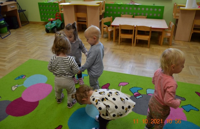 Krasnalki tańczą