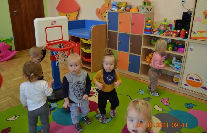 Piłka skacze raz i dwa…