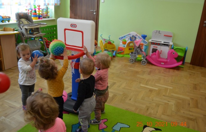 Piłka skacze raz i dwa…