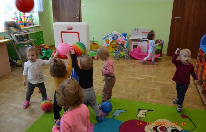 Piłka skacze raz i dwa…