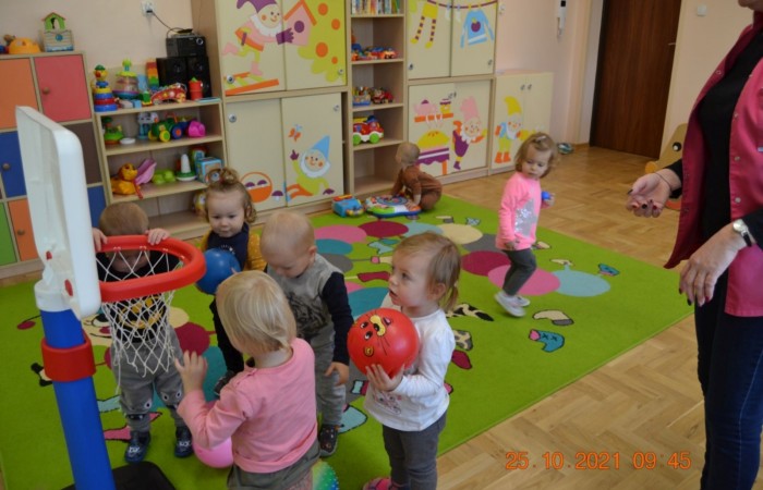 Piłka skacze raz i dwa…