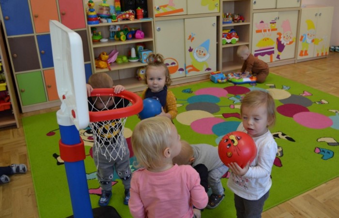 Piłka skacze raz i dwa…