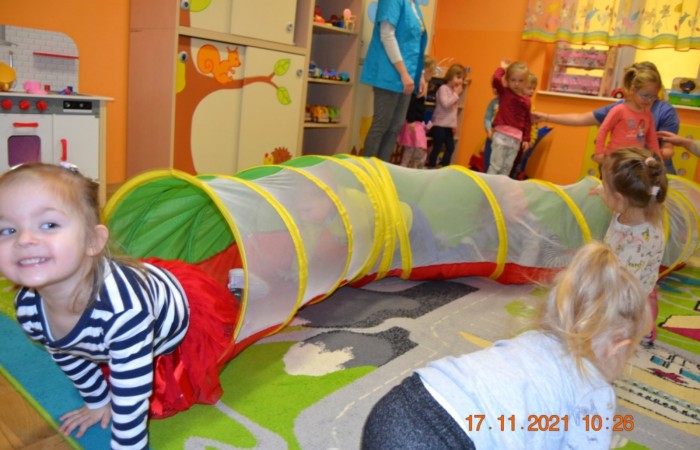 Ruchowe zabawy w tunelu animacyjnym