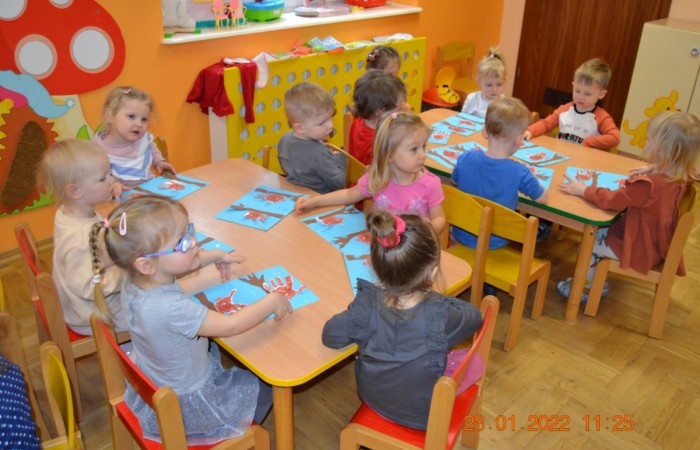 Zimowe ptaszki na gałęzi