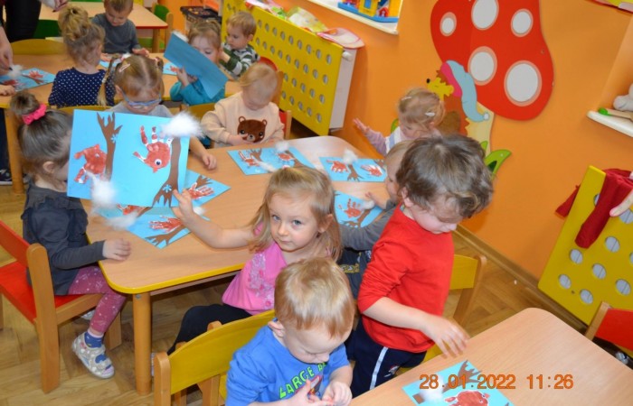 Zimowe ptaszki na gałęzi