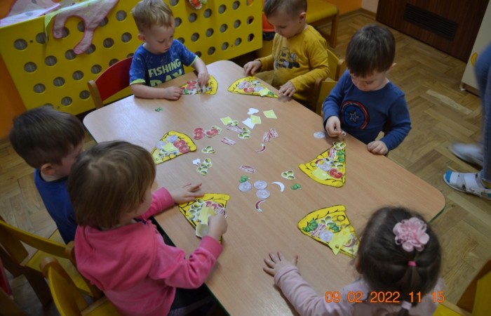 Misie i Krasnale świętują Międzynarodowy Dzień Pizzy