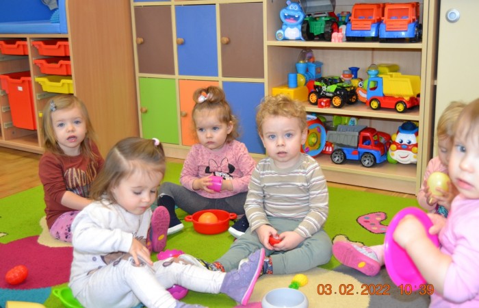Tu sroczka kaszkę warzyła...