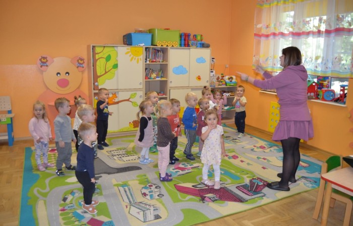 Zajęcia z rytmiki w grupie Misiów