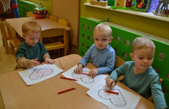 Prace walentynkowe u Żabek