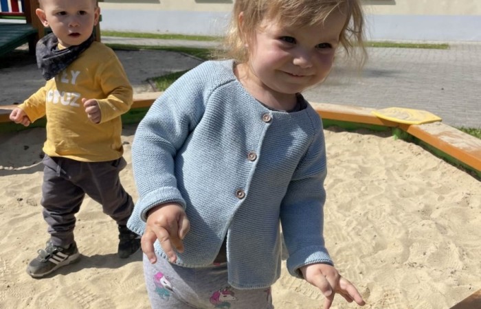 Krasnalki na placu zabaw