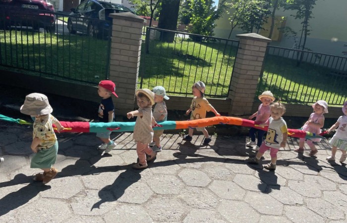 Pierwsze próby spacerku przez Krasnalki