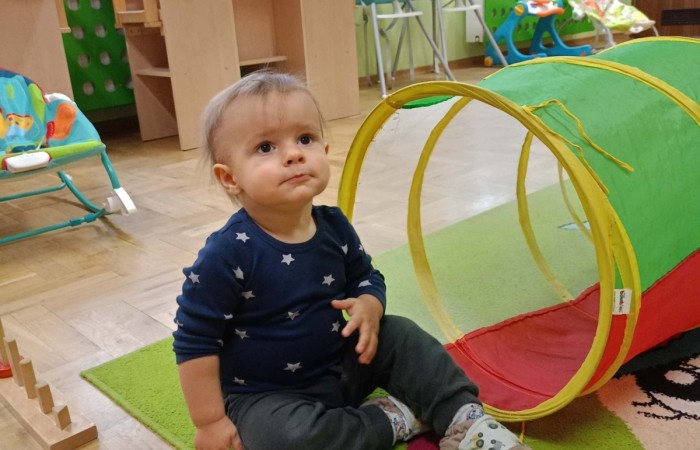 Krasnale w tunelu