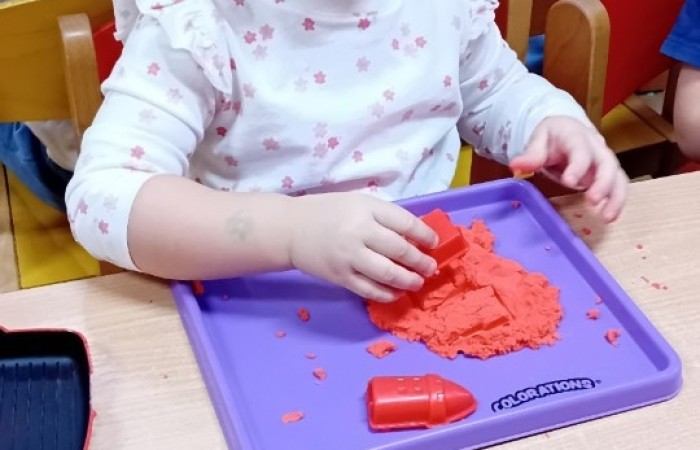 Zabawy piaskiem kinetycznym
