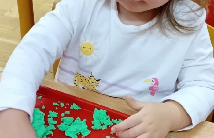 Zabawy piaskiem kinetycznym