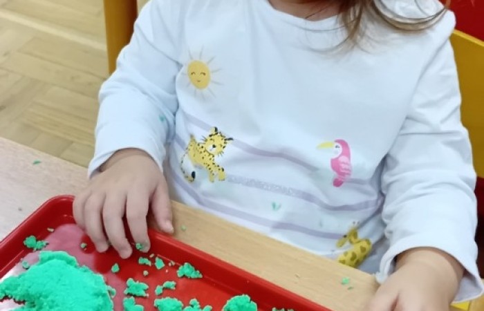 Zabawy piaskiem kinetycznym