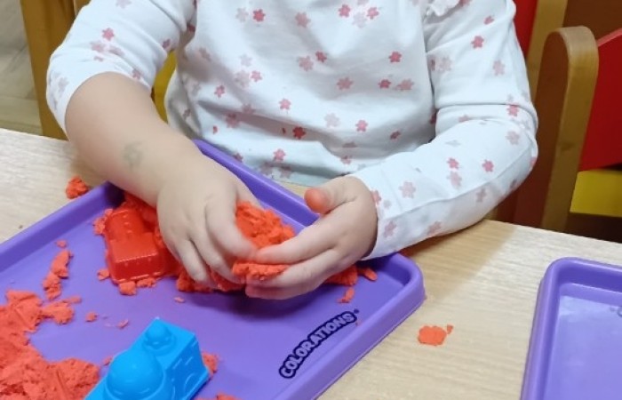 Zabawy piaskiem kinetycznym