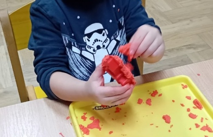 Zabawy piaskiem kinetycznym