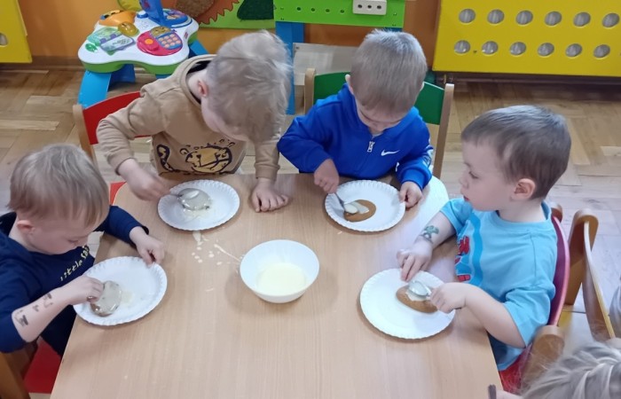 Pisanki wielkanocne na słodko u Misiów