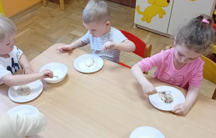 Pisanki wielkanocne na słodko u Misiów