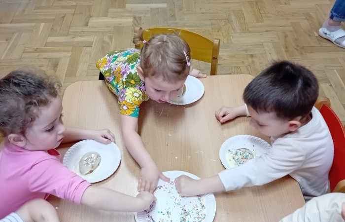 Pisanki wielkanocne na słodko u Misiów