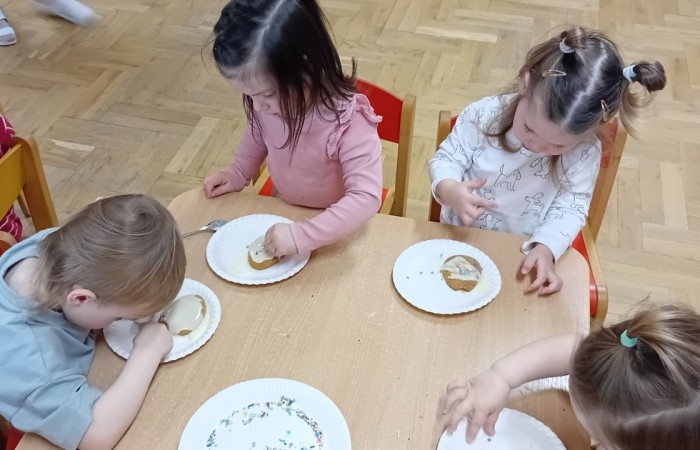 Pisanki wielkanocne na słodko u Misiów