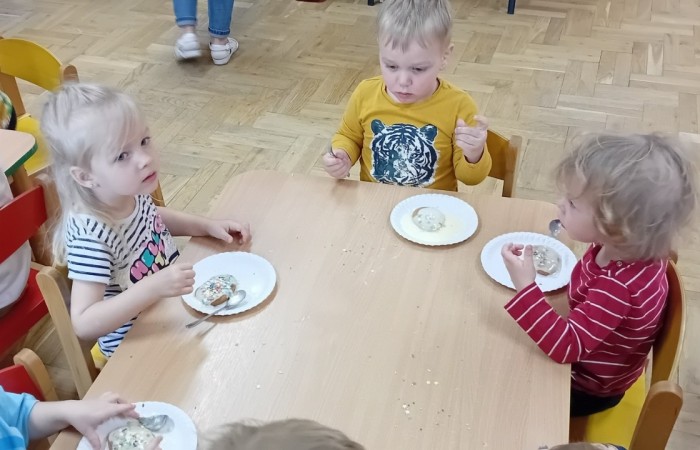 Pisanki wielkanocne na słodko u Misiów