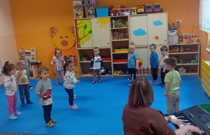 Misie na zajęciach rytmiki