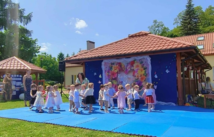 Dzień Rodziny - występ grupy Misie