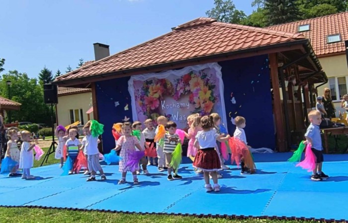 Dzień Rodziny - występ grupy Misie