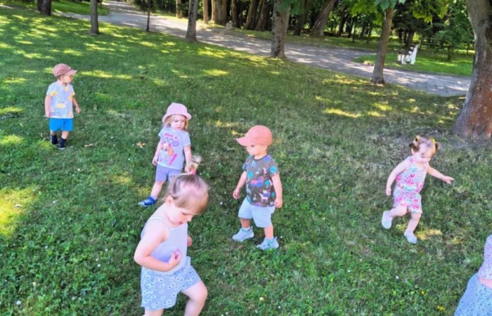Żabki - zabawy na świeżym powietrzu