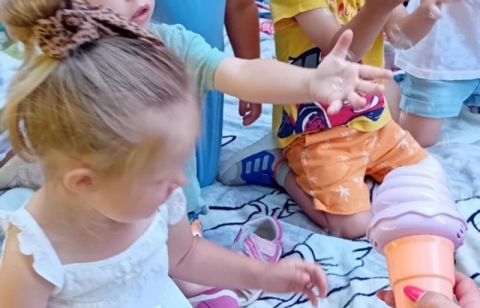 Piknik i zabawy w ogrodzie Misiów