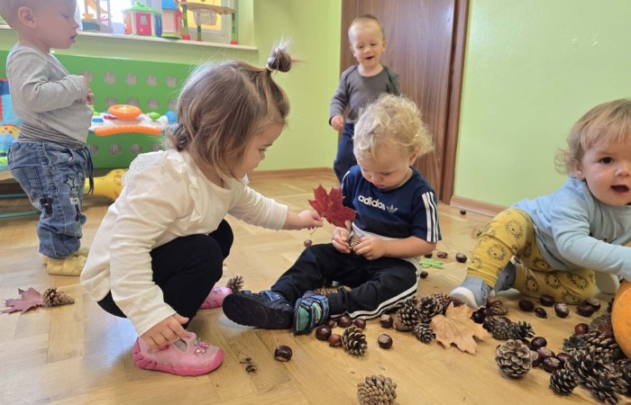 Krasnale poznają dary Jesieni