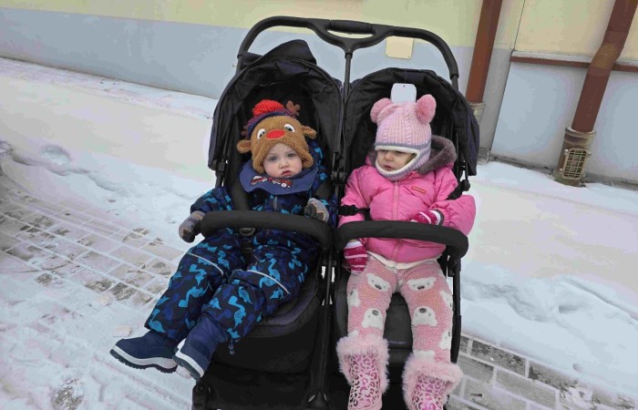 Zimowy spacer krasnali